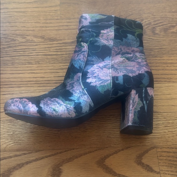 Hippie Laundry Floral Ankle Boots Size 7.5 - Picture 6 of 12